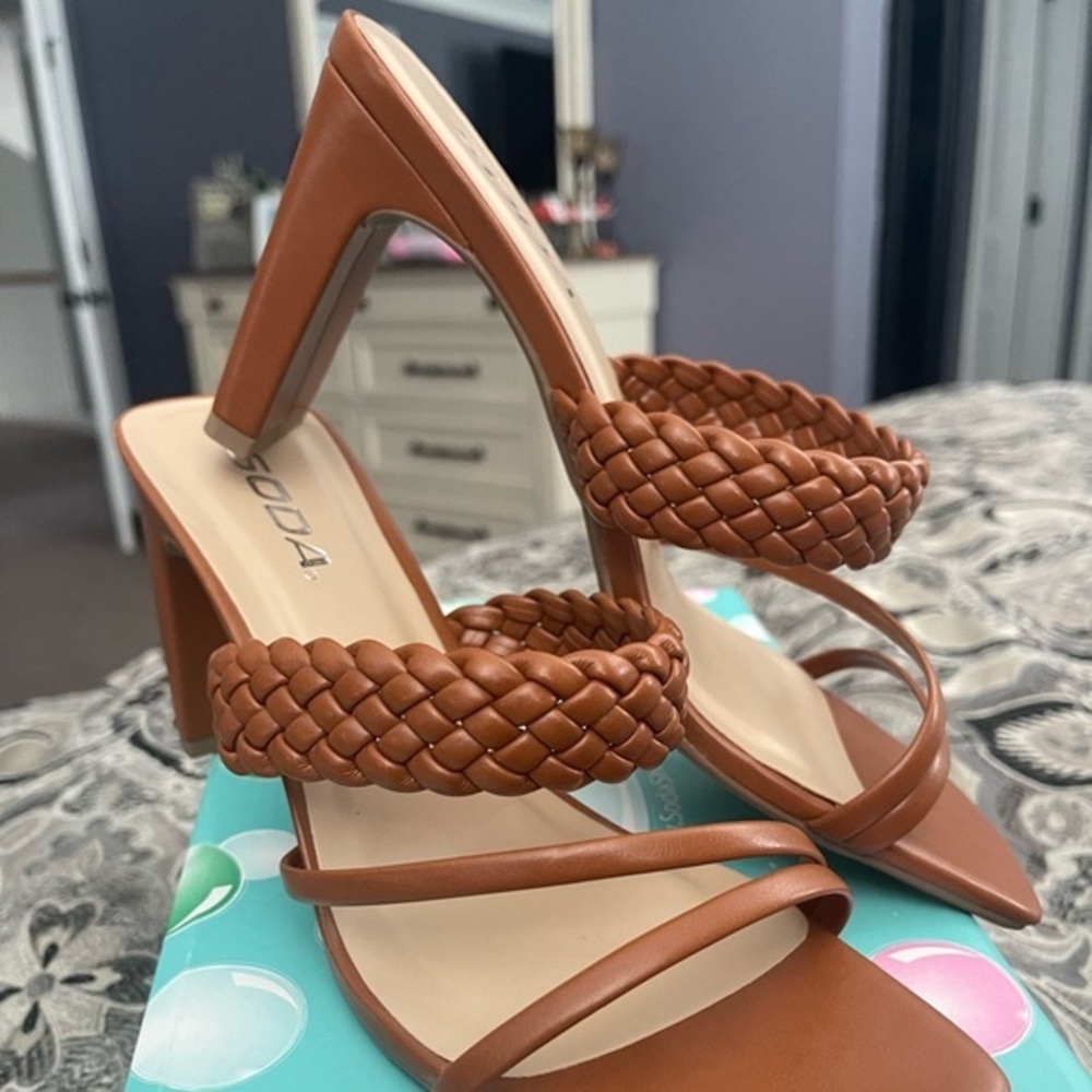 Soda Tan‎ Sandal Heels - Picture 7 of 9